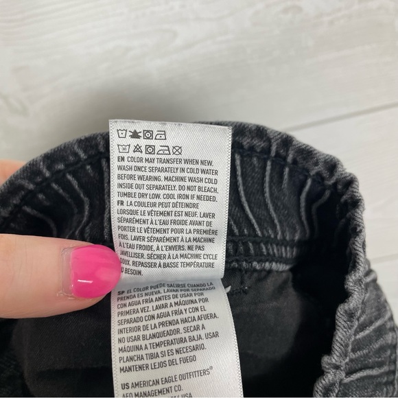 American Eagle Black Denim Mom Shorts Size 6 - Picture 8 of 8